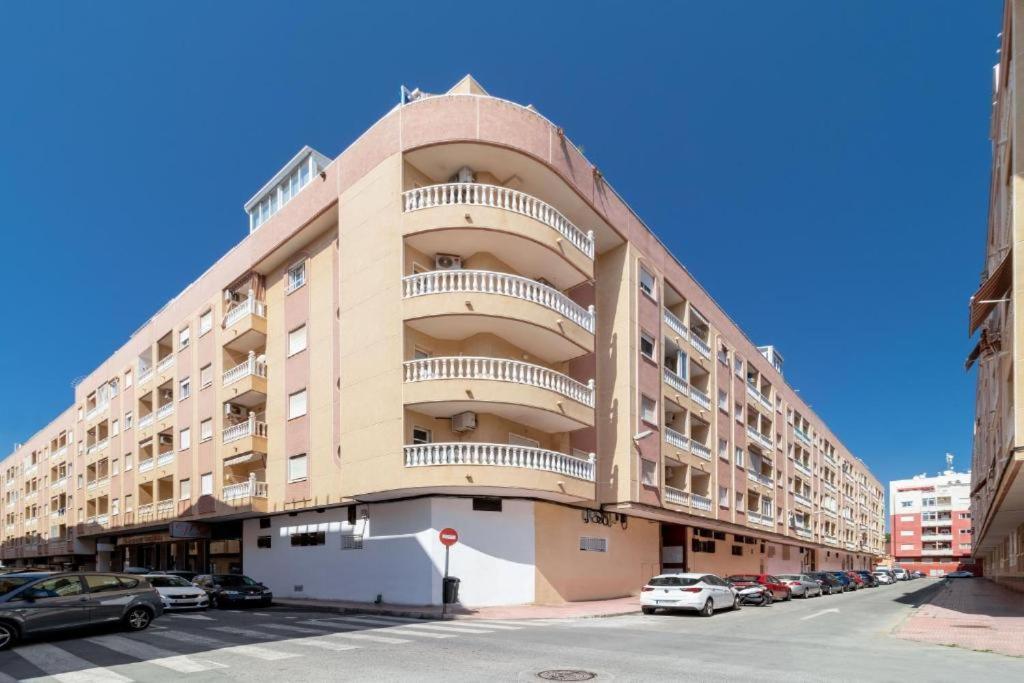 Bonito Apartamento En Торевьиа Экстерьер фото